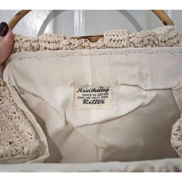 VINTAGE 60s "It's In the Bag" Crocheted Raffia Bamboo Handle Bag Made In Japan - Picture 7 of 11